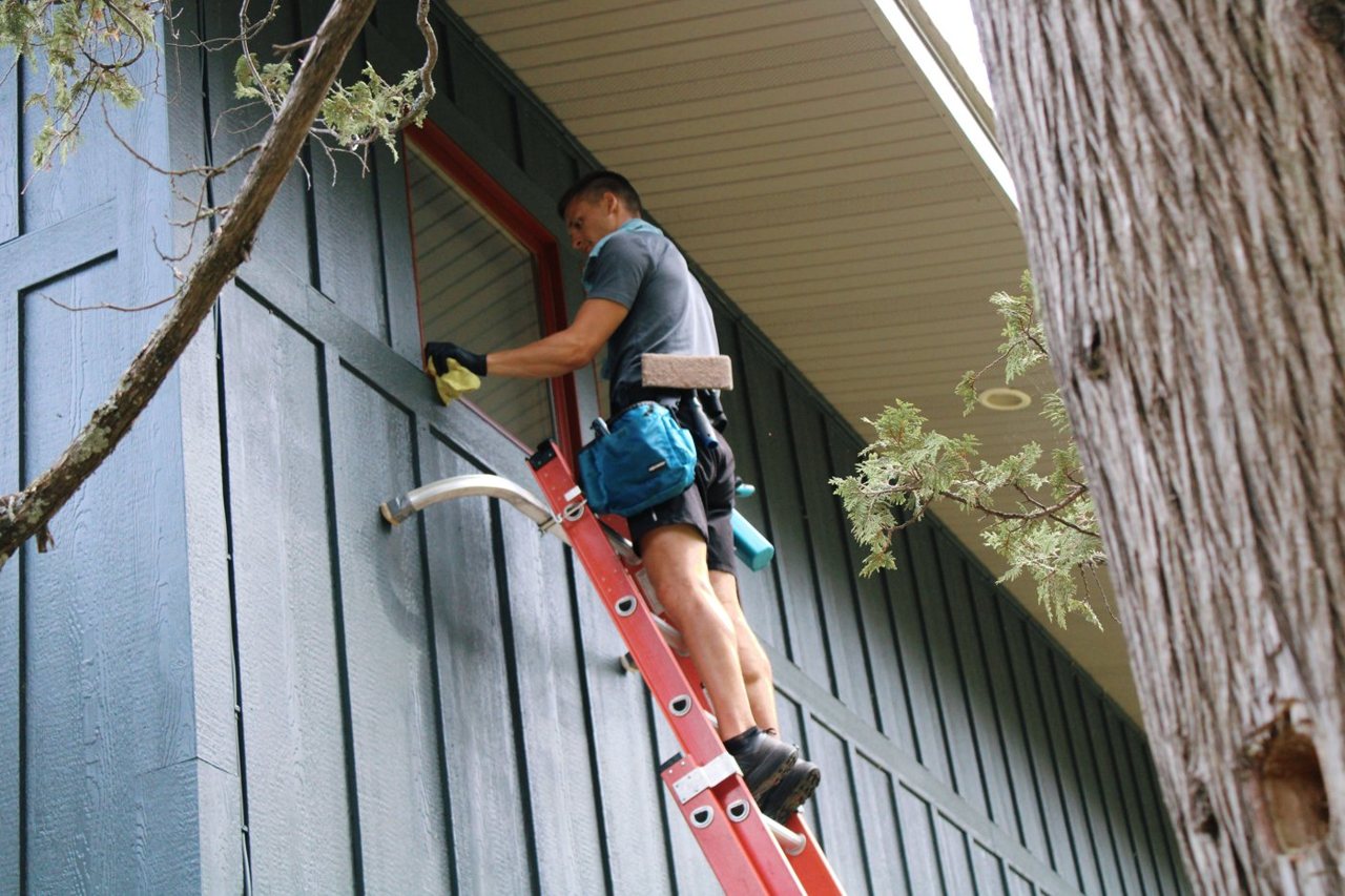 Clear Vue crew at work: action ladder toolbelt