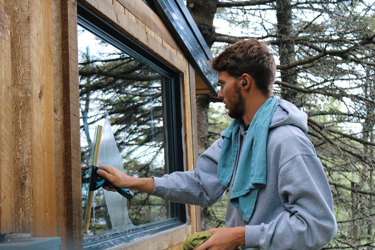 Clear Vue crew at work: action squeegee closeup
